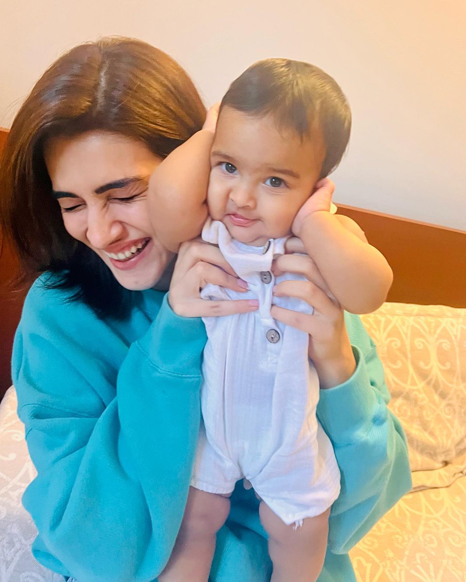 Two cute babies 🥺❤️
#KritiSanon #cutiepie #baby