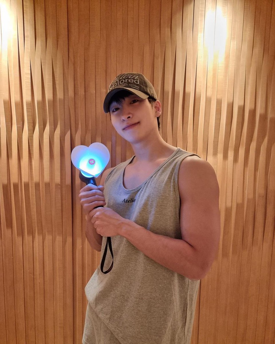 sangaeon's tweet photo. Our recent stage in Macau was going so well. The B, let's meet in another concert again! Can't wait to see our beloved The B. https://t.co/NzjjbUTVbi