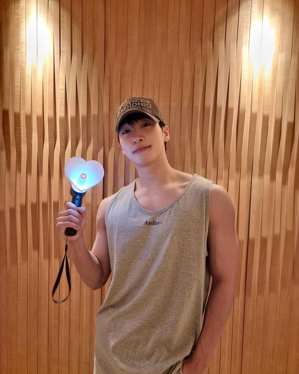 sangaeon's tweet photo. Our recent stage in Macau was going so well. The B, let's meet in another concert again! Can't wait to see our beloved The B. https://t.co/NzjjbUTVbi