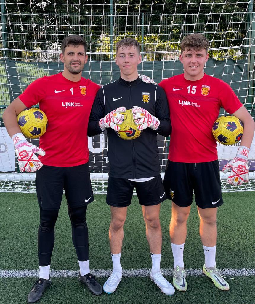 <a href="/JerseyFA/">Jersey Football Association 🇯🇪</a> #GKU preparing for the upcoming Island Games in Guernsey. 

The Limited Edition Tekta Jersey Pride glove is available directly from our website.

pro-gk.com 🧤🇯🇪