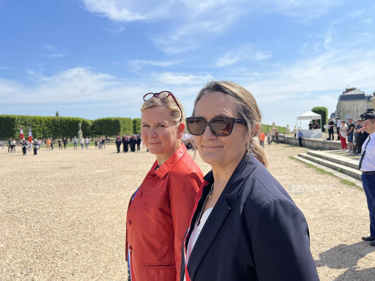 sophieprimas's tweet photo. Aux côtés de @MartadeCidrac , de la Prsdte du CA du SDIS 78, de parlementaires et d élus locaux, nous avons rendu hommage à nos si précieux pompiers, commandés par le Colonel @StephaneMillot.
Hommage à ceux qui ont péri.
Reconnaissance de ceux qui ont combattu.
#JNSP #SP78 https://t.co/TYekrWYZzP