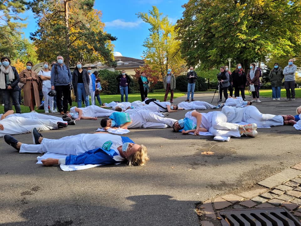 Im Westen nichts Neues
Was  führt dazu, dass Beschäftigte im Gesundheitswesen kündigen? Welches  sind die häufigsten Stressfaktoren? Antworten auf diese Fragen gibt eine  neue Umfrage aus den USA.
zuerich.vpod.ch/news/2023/2023…