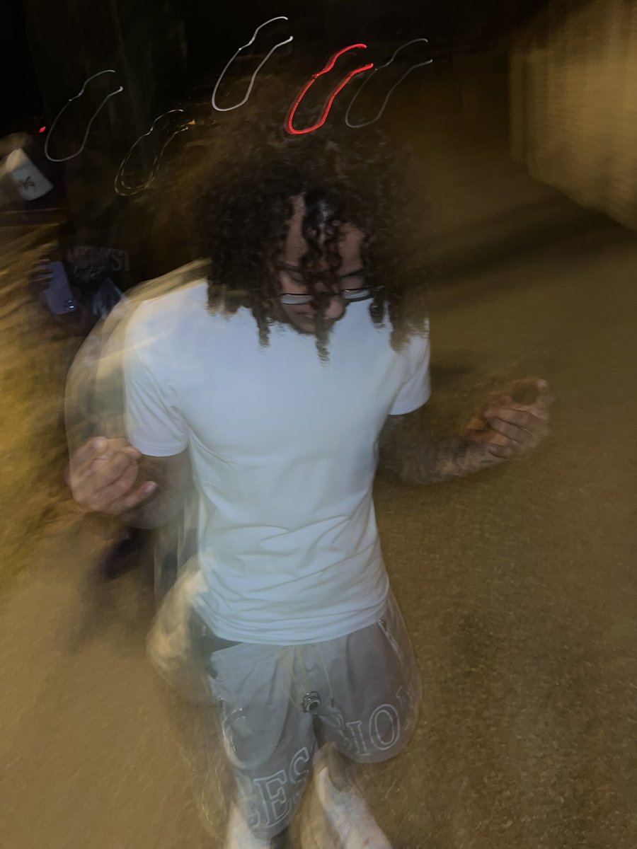 EZYBANDS317's tweet photo. these sessions shorts got racks inβem , bro hopped out the streets then caught a π§π½ββοΈ then got back inβem π―Β©οΈβοΈ #RipChris #RipJigga #RipGordo #RipKel https://t.co/B9WqtekrEj