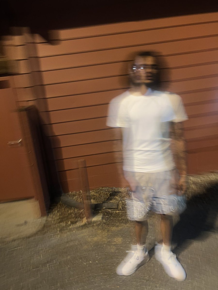 EZYBANDS317's tweet photo. these sessions shorts got racks inβem , bro hopped out the streets then caught a π§π½ββοΈ then got back inβem π―Β©οΈβοΈ #RipChris #RipJigga #RipGordo #RipKel https://t.co/B9WqtekrEj