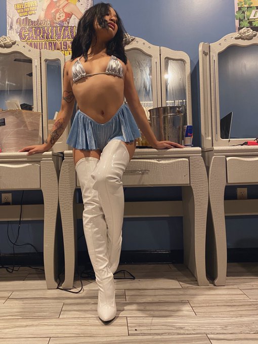 second show is at deja vu, OKC! https://t.co/iWrZjk7Rbe