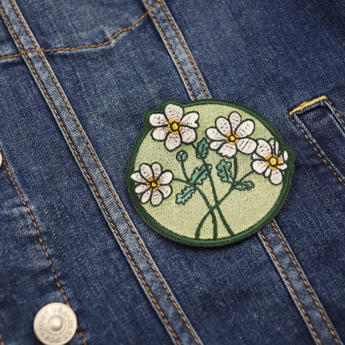 carlijayne7's tweet photo. Floral patches #floralillustration https://t.co/WjA9TIk141