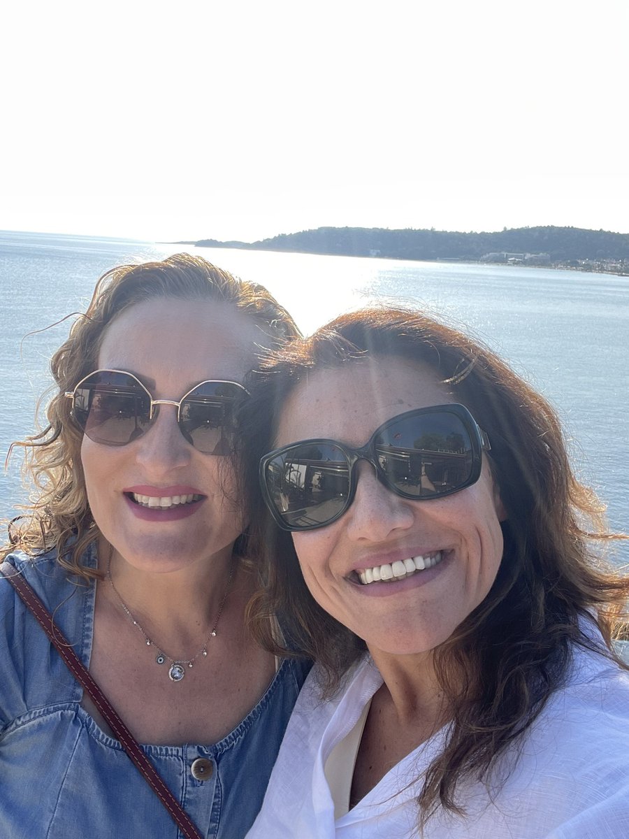 run_claire's tweet photo. One of the best sunsets I have seen…this is where I spent my childhood and the other picture is my best friend of 35 years! Visiting my hometown brings back memories 💕💕💕
#sunset #travelblogger #gorgeousview #enjoylife #Happiness #friendship #BFF #bestie https://t.co/5TyKoMnXOk