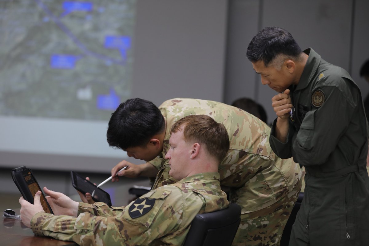 Alpha Company, 3-2 General Support Aviation carried out aerial operations last week with the 605th ROK Aviation Battalion. The mission was to provide ROK-US aerial interoperability training to improve crew readiness and proficiency with air movement operations.