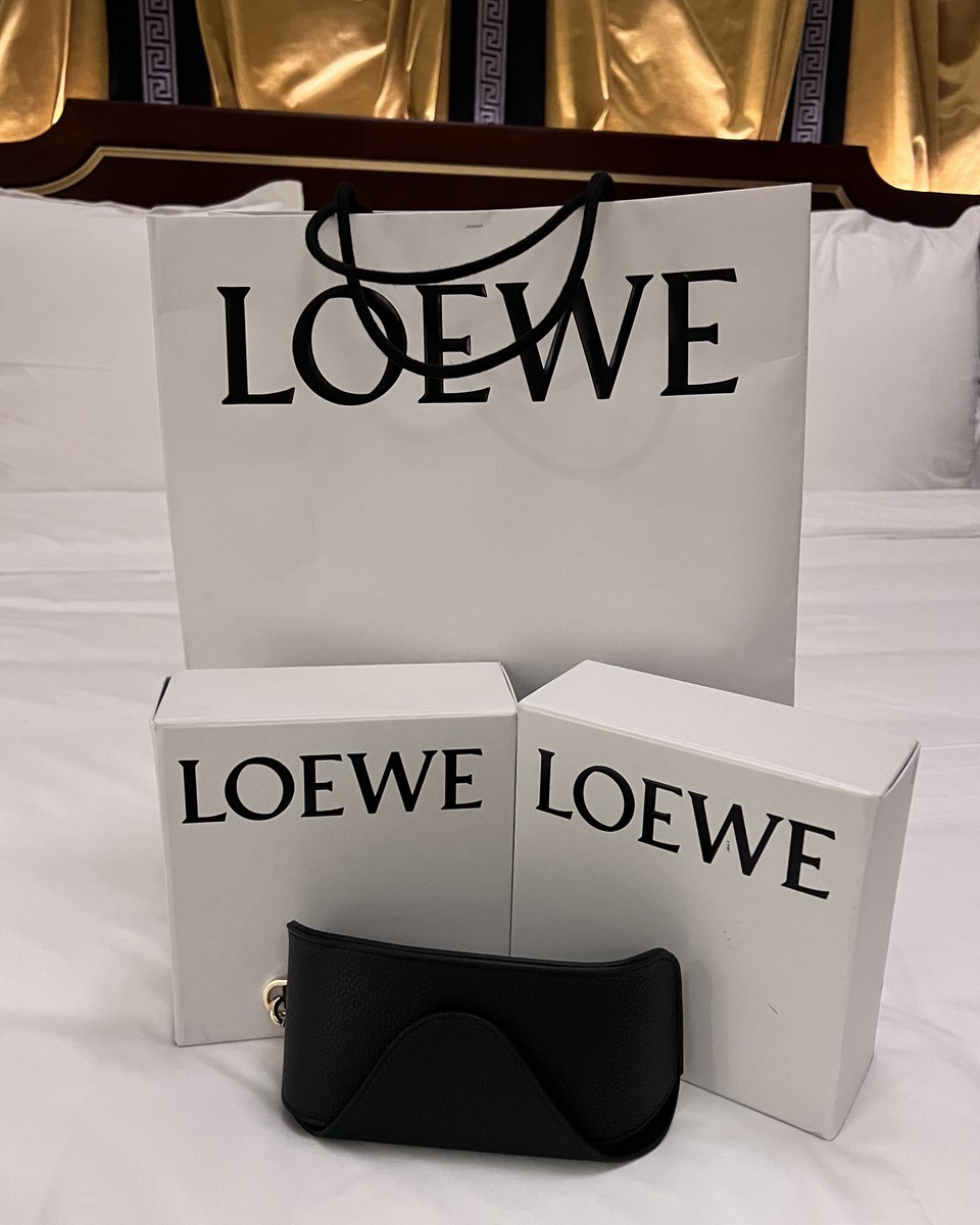 가즈아👏🏻

#LOEWETAEYONG #TAEYONGtoLOEWEPFW24
#TAEYONGLoeweGBA
<a href="/LoeweOfficial/">LOEWE</a>