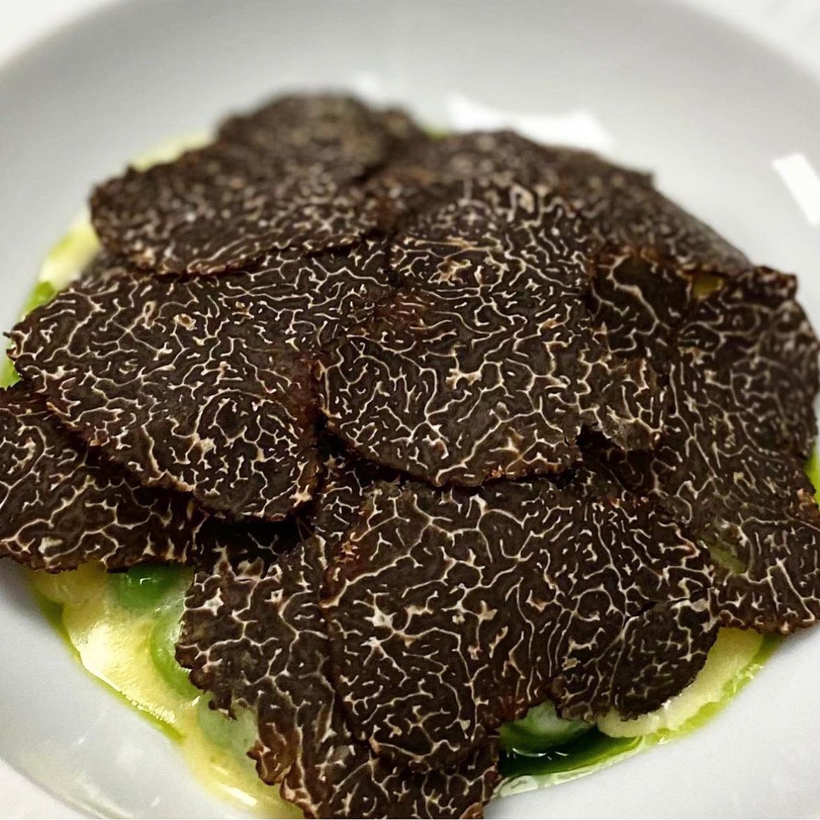 Our Australian black winter truffles are now reaching their very best…. 

Hunted in pristine oak and hazel forests, nestled amongst the vast Karri trees of Manjimup, deep in the southern forests of Western Australia. 

Incredibly fresh, vibrant and intensely aromatic… 🇦🇺🖤