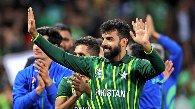 1/4
🔥 SHADAB KHAN - Never gets the praise he deserves!

Shadab is the kind of player in our team, who does brilliantly on the biggest of stages but he doesn't get the appreciation just because he belongs to Pakistan. He was brilliant in the CT17, decent in the CWC19, & performed