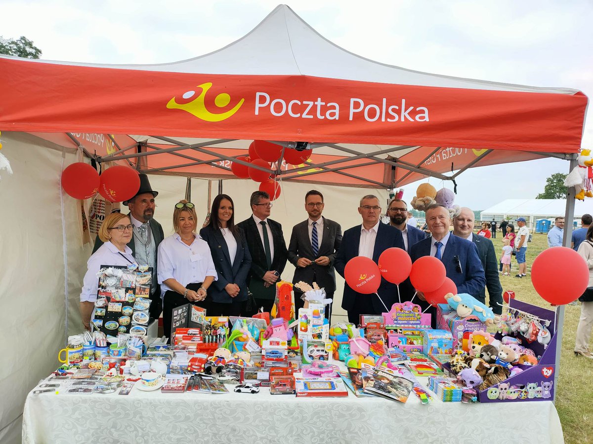 PocztaPolska's tweet photo. 🏤Uroczyste otwarcie placówki w #Tuszyn odbyło się z udziałem m. in. Ministra @MRiTGOVPL - @waldemar_buda, Burmistrza Tuszyna - Witolda #Małecki oraz prezesa @PocztaPolska - Krzysztofa #Falkowski. https://t.co/2eauDtEiTr