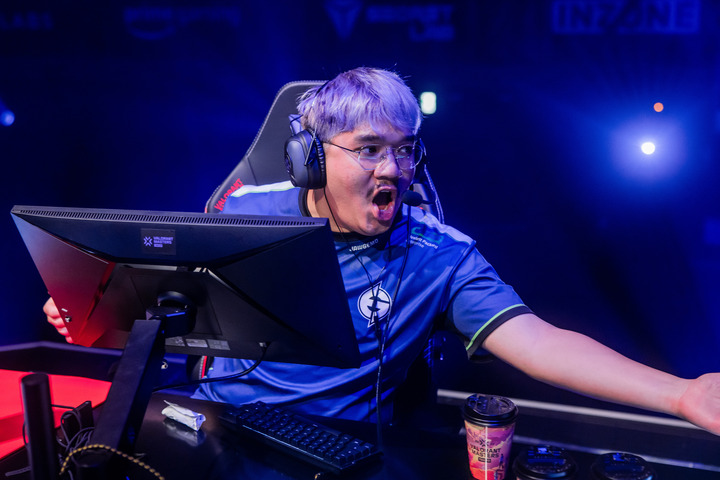 ValorantEsports's tweet photo. One more map to decide who will move on to the Grand Finals at #VALORANTMasters Tokyo! 

It all comes down to Ascent. 

Watch here: https://t.co/io2c23tsMd https://t.co/qly8zQQeNi