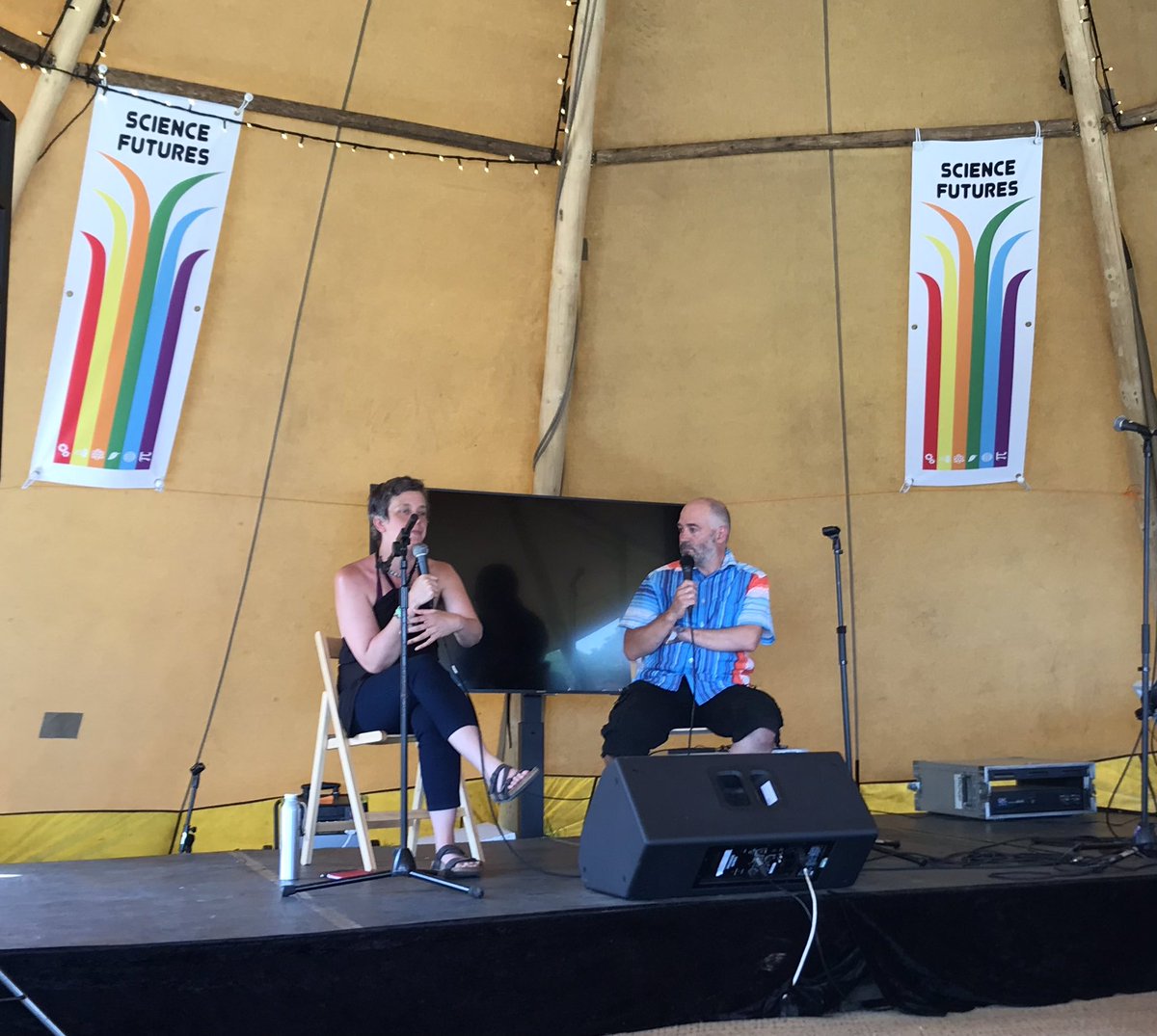 folk_pixie's tweet image. It was a full tent for the climate q&amp;amp;a with @richardabetts and @flimsin on the laboratory stage yesterday with some great questions  @sci_futures @festivalbugs @GlastoGF @glastonbury @MetOffice_Sci @uniofexeter