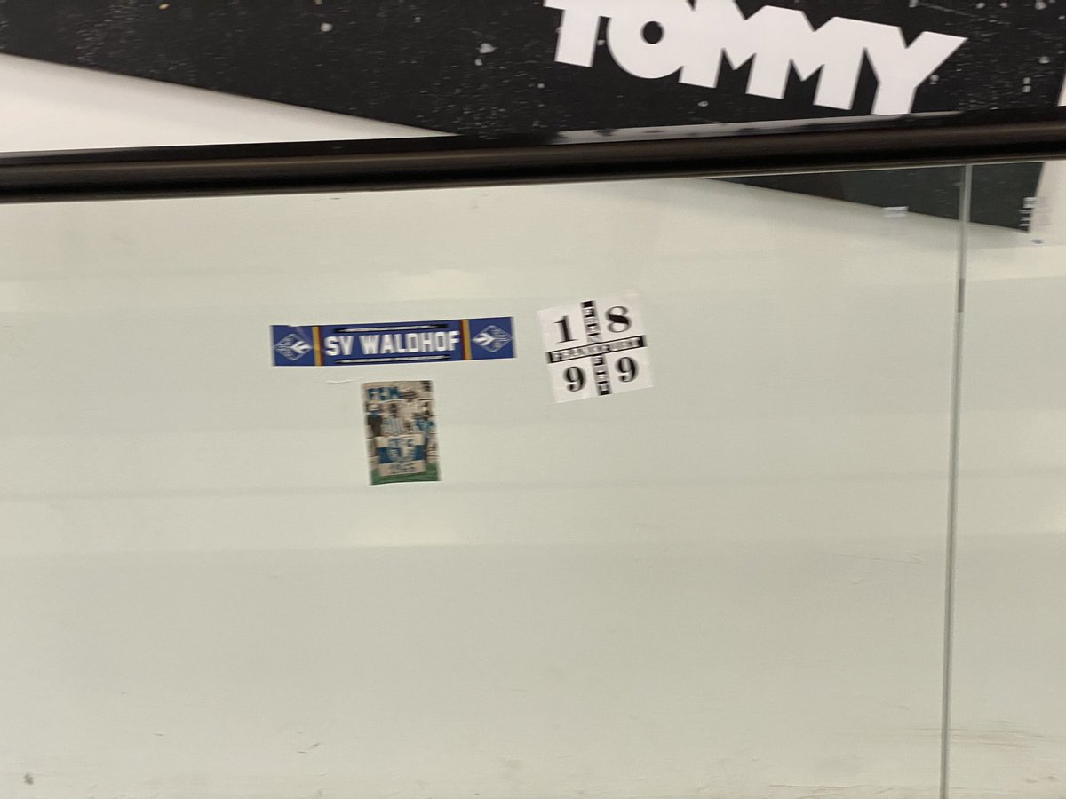 #Fanfreundschaft #Waldhof <a href="/Eintracht/">Eintracht Frankfurt</a> <a href="/SGEuropa_de/">𝗦𝗚𝗘uropa.de</a> 

Gibt auch Sticker die man nicht überkleben tut 🦅