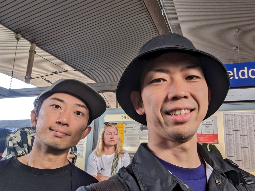 Rei Iwakura on Twitter "日本帰ります！最高の経験が出来ました🇪🇸🪀 ヨーヨー toytoytoy 