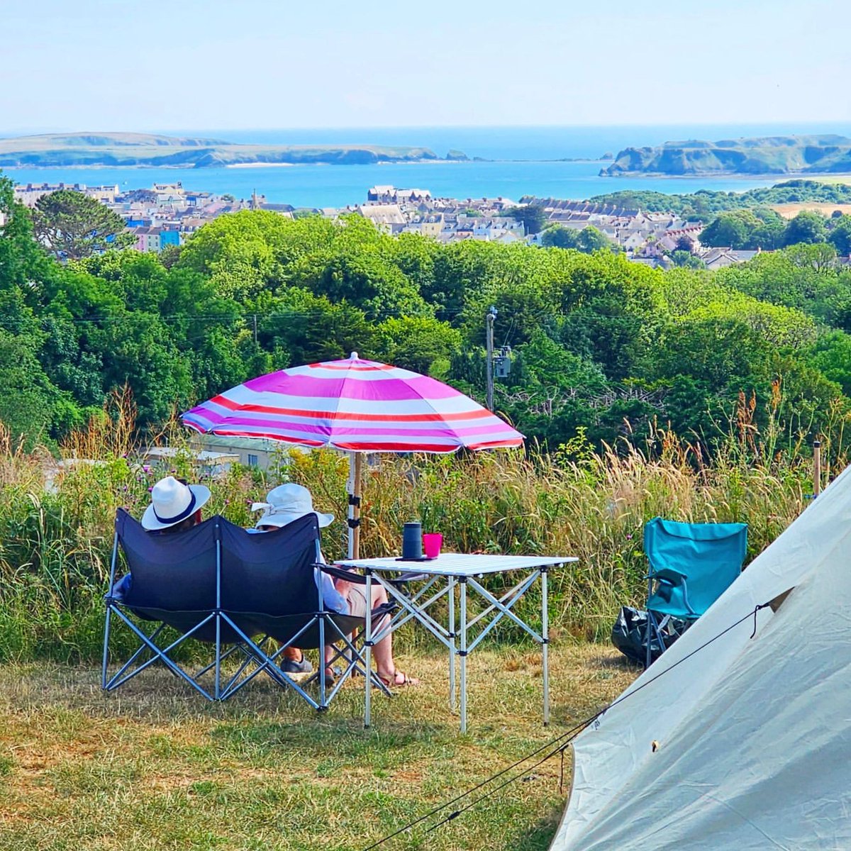 Camping by the seaside and taking in the stunning views. What could be better? 

Photo by @meadowfarmcampsitetenby 

#vacationmode #tenbyvibes #naturelover #tenby #campvibes #camp #campinglife #campingtrip #campingvibes #campingweekend #campingholiday #campinglove #wales #tent