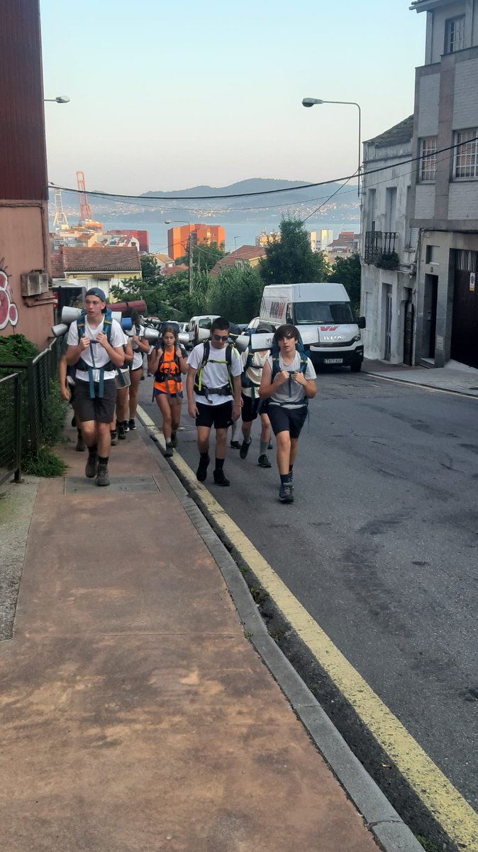 Dia 1: salimos de Vigo. Madrugar para caminar con la fresca. 
#Somosperegrinos
#CaminoDeSantiago  #CaminoCNSR23
#PeregrinosCNSR
#4esoCNSR
#3esoCNSR
#pastoralesoCNSR