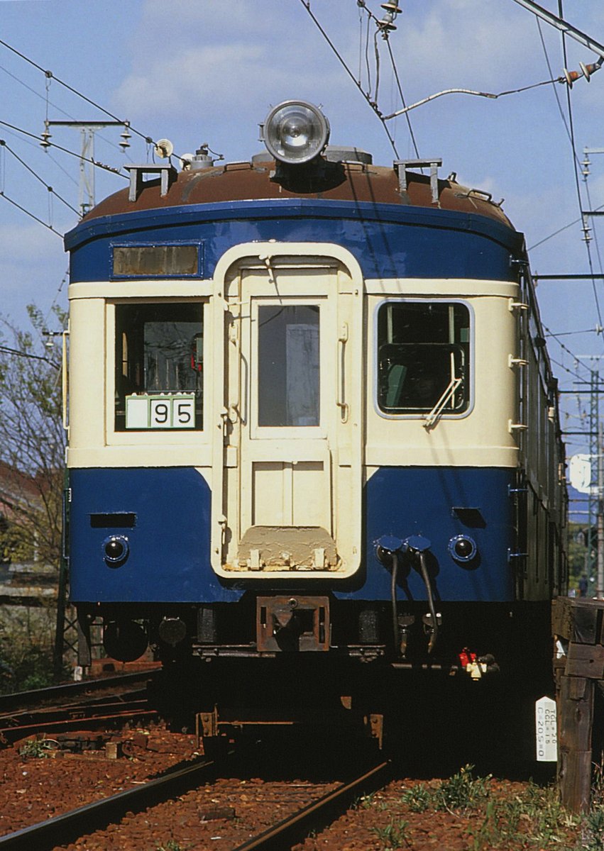 #古い電車を載っけろ
#飯田線　　
たしか クモハ54111？   1982.04／Kodachrome64