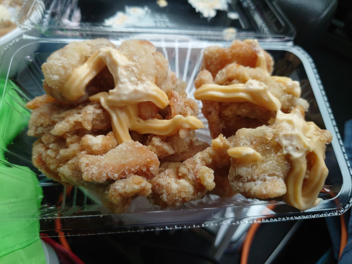 snic4769's tweet photo. レブナイズブースターさんにはお馴染みのPigPopさんの丼と天一さんの唐揚げ

今日は、豚すき丼(相棒が唐揚げなので)と、明太マヨ唐揚げ🤤

#鹿児島ユナイテッドFC 
#白波スタジアム
#PIGPOP
#アフロデボーノ
#天一 https://t.co/f6Je9sXCV9