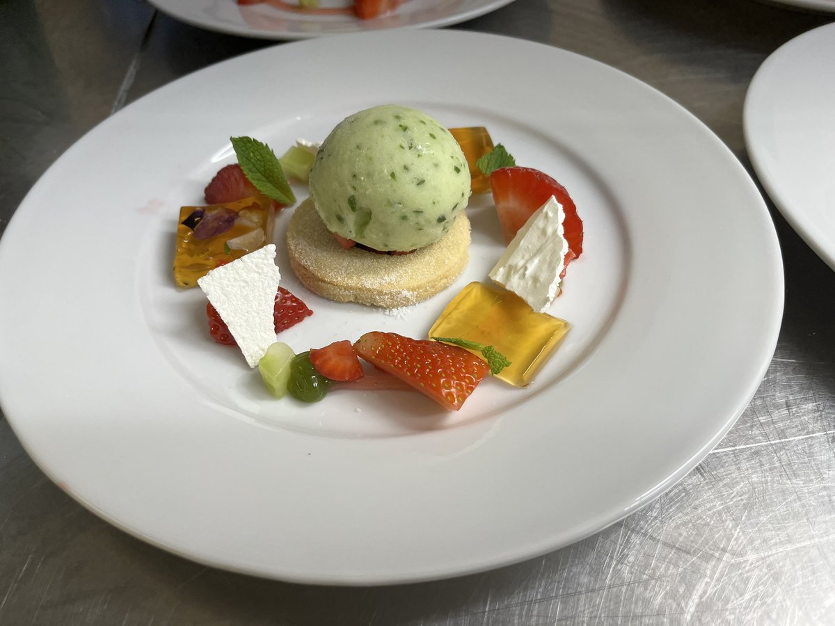Lovely little summer dessert tonight with <a href="/baughan_tony/">tony baughan</a> and the team. Pimms jelly, strawberry and cucumber sorbet👨‍🍳👍#simple summer flavours