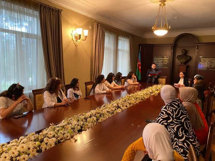 MerdekanMS's tweet photo. 26 May 2023- cü il tarixində  Mərdəkan Mədəniyyət Sarayında  “28 May – Müstəqillik Günü”  ilə əlaqəli tədbir keçirildi. Tədbir Azərbaycan Respublikası  Dövlət  Himninin səsləndirilməsi ilə başlandı. https://t.co/5QG2TAJXrS