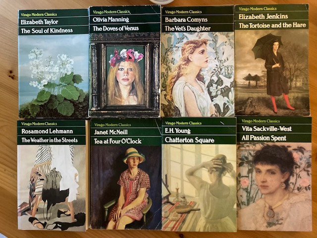 JacquiWine's tweet image. New on the blog this week, I&apos;ve written about some of my favourite green Virago Modern Classics for
@ViragoBooks&apos; 50th Anniversary.  

Featuring books by Rosamond Lehmann, Elizabeth Jenkins and Vita Sackville-West! #Virago50 #ViragoModernClassics #VMCs

jacquiwine.wordpress.com/2023/06/22/vir…