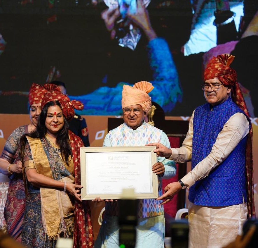 maliniawasthi's tweet image. I was awarded hon doctorate by the honorable Governor Madhyapradesh Shri Mangubhai Patel ji
@GovernorMP today in a graceful convocation of Mansarovar Global University Bhopal