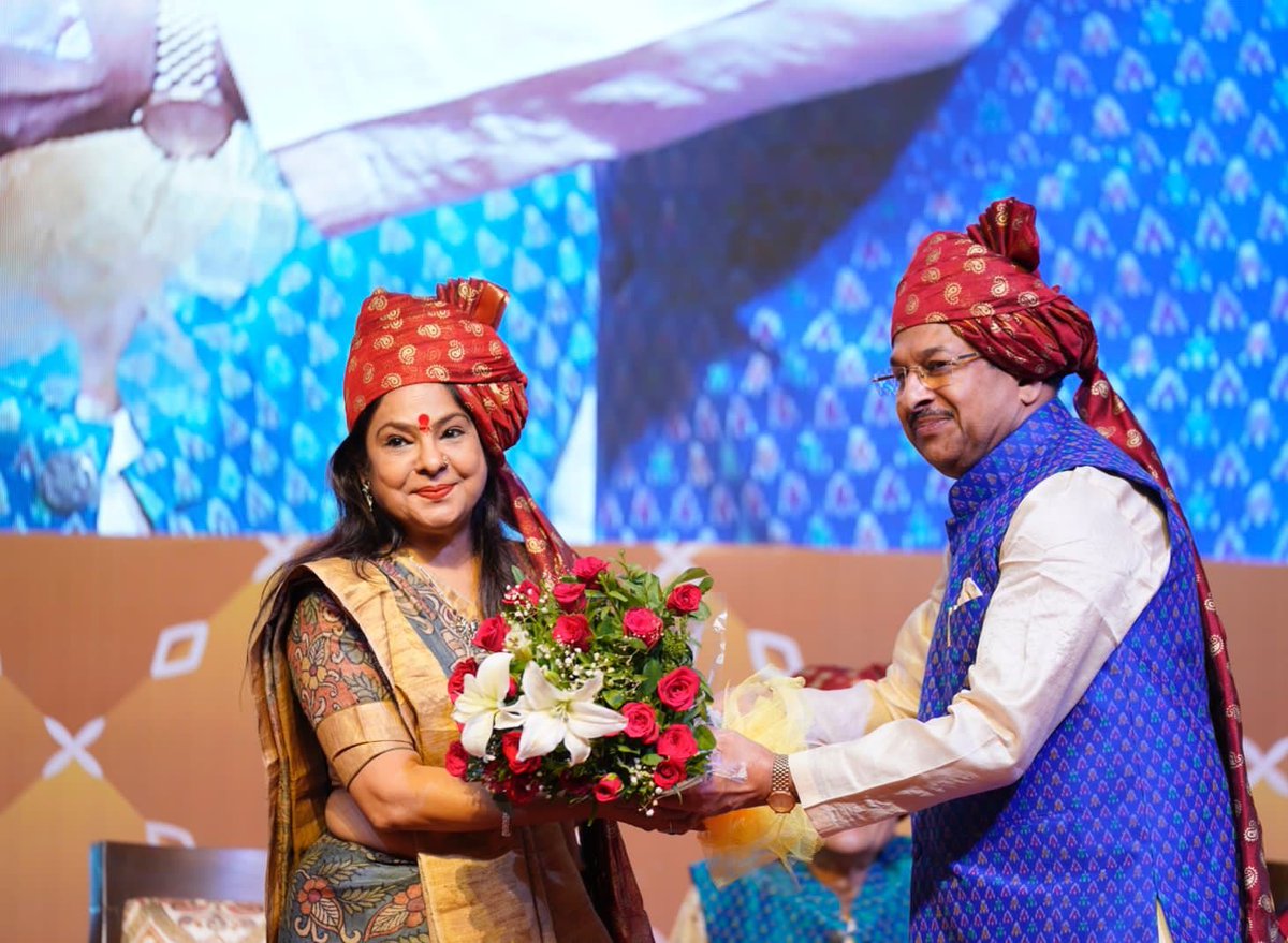 maliniawasthi's tweet image. I was awarded hon doctorate by the honorable Governor Madhyapradesh Shri Mangubhai Patel ji
@GovernorMP today in a graceful convocation of Mansarovar Global University Bhopal