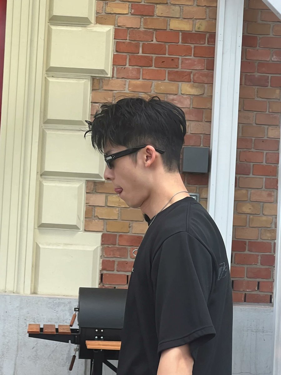 오늘도 블랙까리한 종업원
이 헤메코 너무 쭈아..🖤

#허광한_중식당_3일