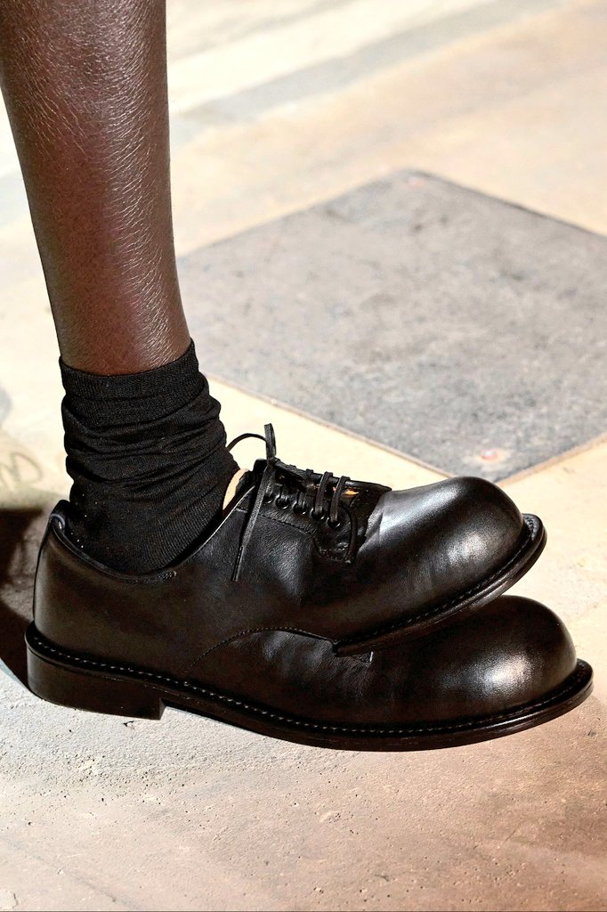 beyzanurapaydin's tweet photo. These Comme Des Garçons Homme Plus shoes look unreal 😭 https://t.co/80DXlWPytp