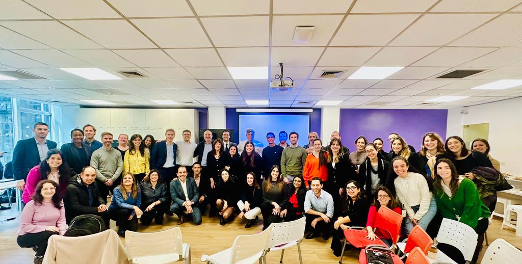 Had an amazing conversation with our @AES_Arg team on delivering cleaner and greener solutions the world needs. Inspired by their innovation and pursuit of excellence. Together, we accelerate the future of energy! ⚡️ 
#YesAES #alltogether #AESArgentina