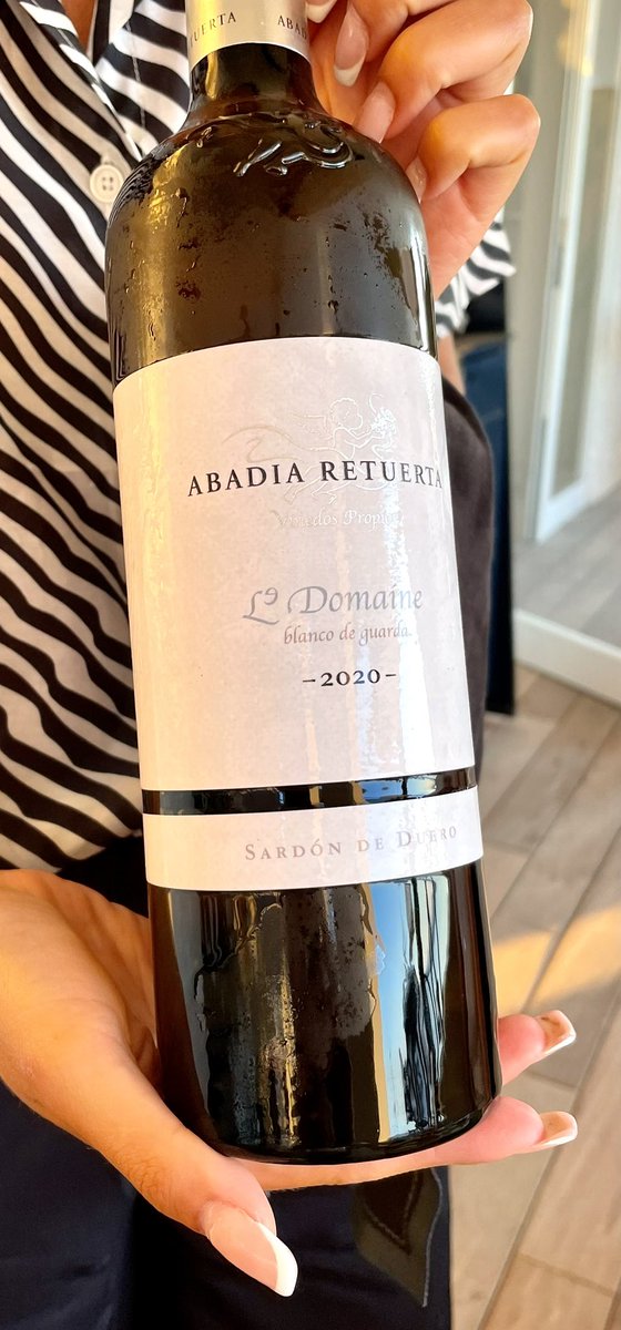 KasForcada's tweet image. Le Domaine 2020 blanco. Mineral, complejo, untuoso pero fresco. Un gran vino! @arledomaine