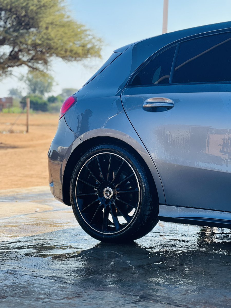 NatashaShibambu's tweet photo. Nothing cute about being at the car wash alone https://t.co/hpSLaHjcDy