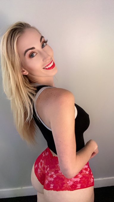 Happy Saturdayy! https://t.co/XH7Gu7w8kp