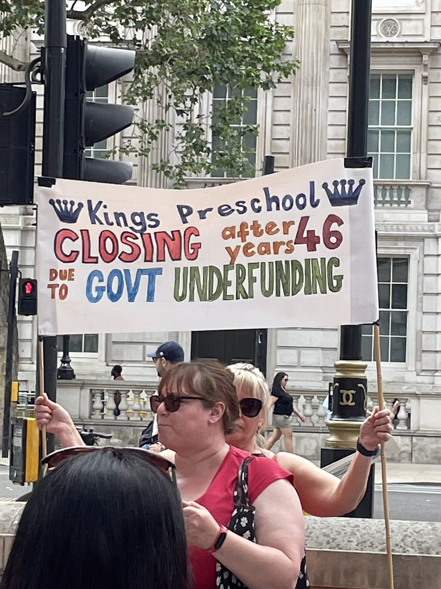 This is why we are standing here on a Saturday @EarlyYearsEqual @EYFSF #rightsforunder5s #eyeprotest2023