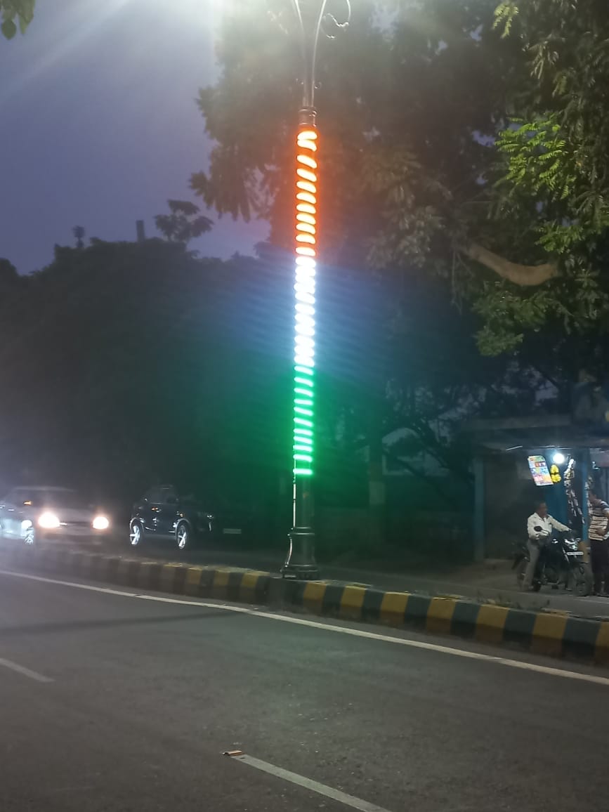 HPL_Official's tweet photo. HPL Tiranga Rope Light is installed at multiple locations in Yamunanagar City (Haryana).

#hplindia #hplelectrical #hplproducts #lightingindia #lightingsolutions #tiranga #ledlighting https://t.co/YWh6iupUw3