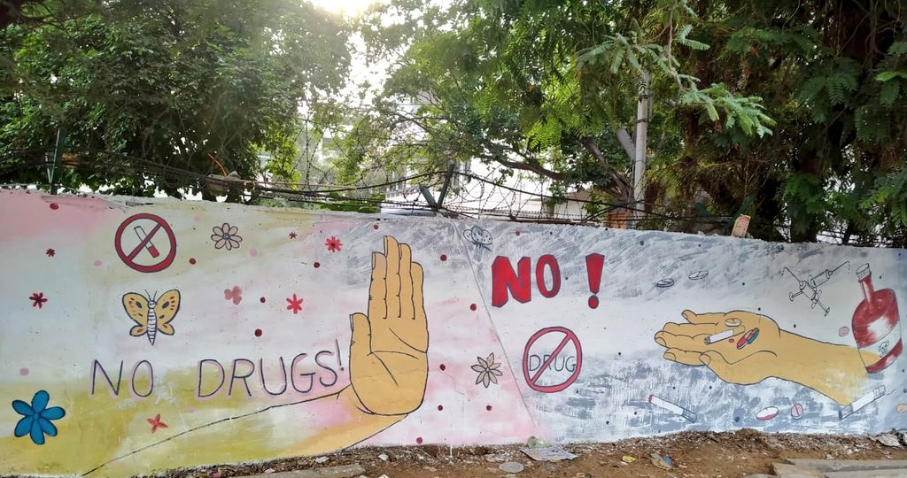 gurgaonpolice's tweet photo. The More You Use The Less You Live.
Drugs Are Not An Escape, They're A Trap.
#SayNoToDrugs

#gurugrampolice

@cmohry @anilvijminister @police_haryana @DGPHaryana https://t.co/T8tNkXUN8X