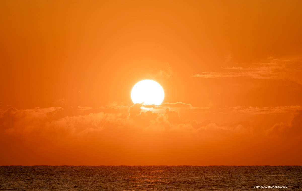 Really felt like a simmer morning today.  Enjoy the day wherever you are & spread kindness to all! 🤙
@Discover_SC @paul_steele @A_AMilne @saveourseas @hcfirerescue @dariusrucker @Tyler_Elkins84 @jamiearnoldWMBF @JimCantore @MatthewCappucci