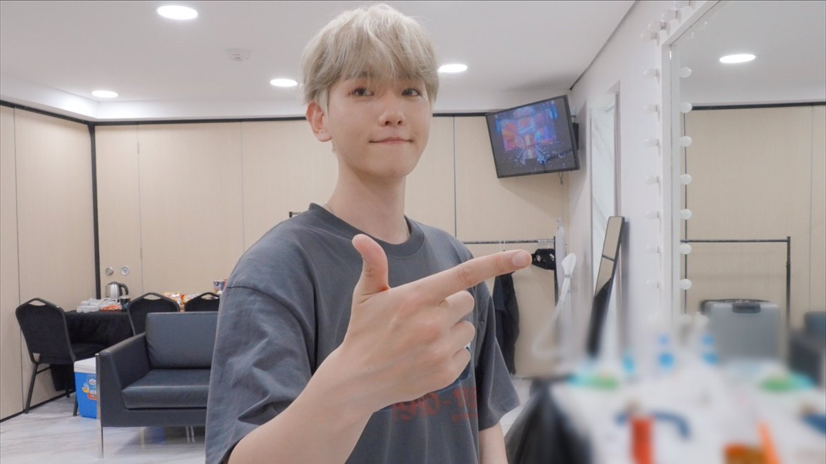 weareoneEXO's tweet image. Babalik ako❤️ | OVERPASS : K-POP MUSIC CONCERT Behind

youtu.be/8KE8aJzfavo

#BAEKHYUN #백현 
#EXO #엑소 #weareoneEXO