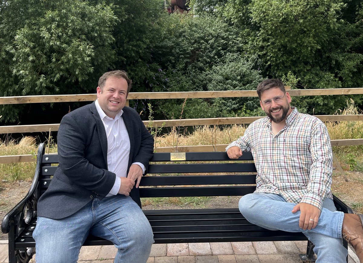 On #ArmedForcesDay2023 it was special to catch up with Colm + Dom from <a href="/welshveterans/">Welsh Veterans Partnership</a> at new memorial bench for their father, my friend Dave Price - who did so much to support armed forces community in #Cardiff and beyond in #Wales

So good to hear about how his work continues!
