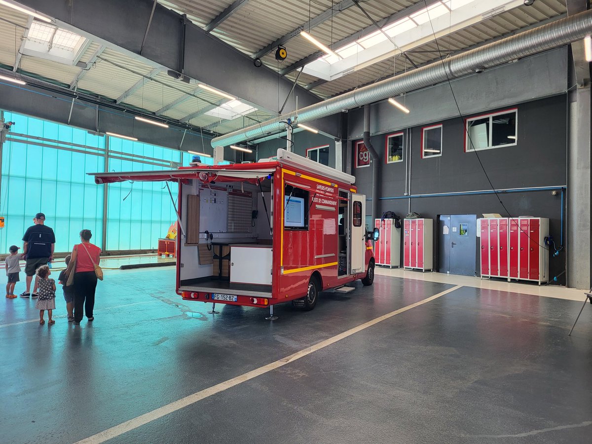 TomR72300's tweet photo. A l'occasion de la journée nationale des sapeurs pompiers, le CSP Angers ouest ouvre ses portes aujourd'hui de 10h à 17h. N'hésitez pas à venir nous voir. 8 avenue du Grand Périgné à Beaucouze. https://t.co/wNVNly7mcv