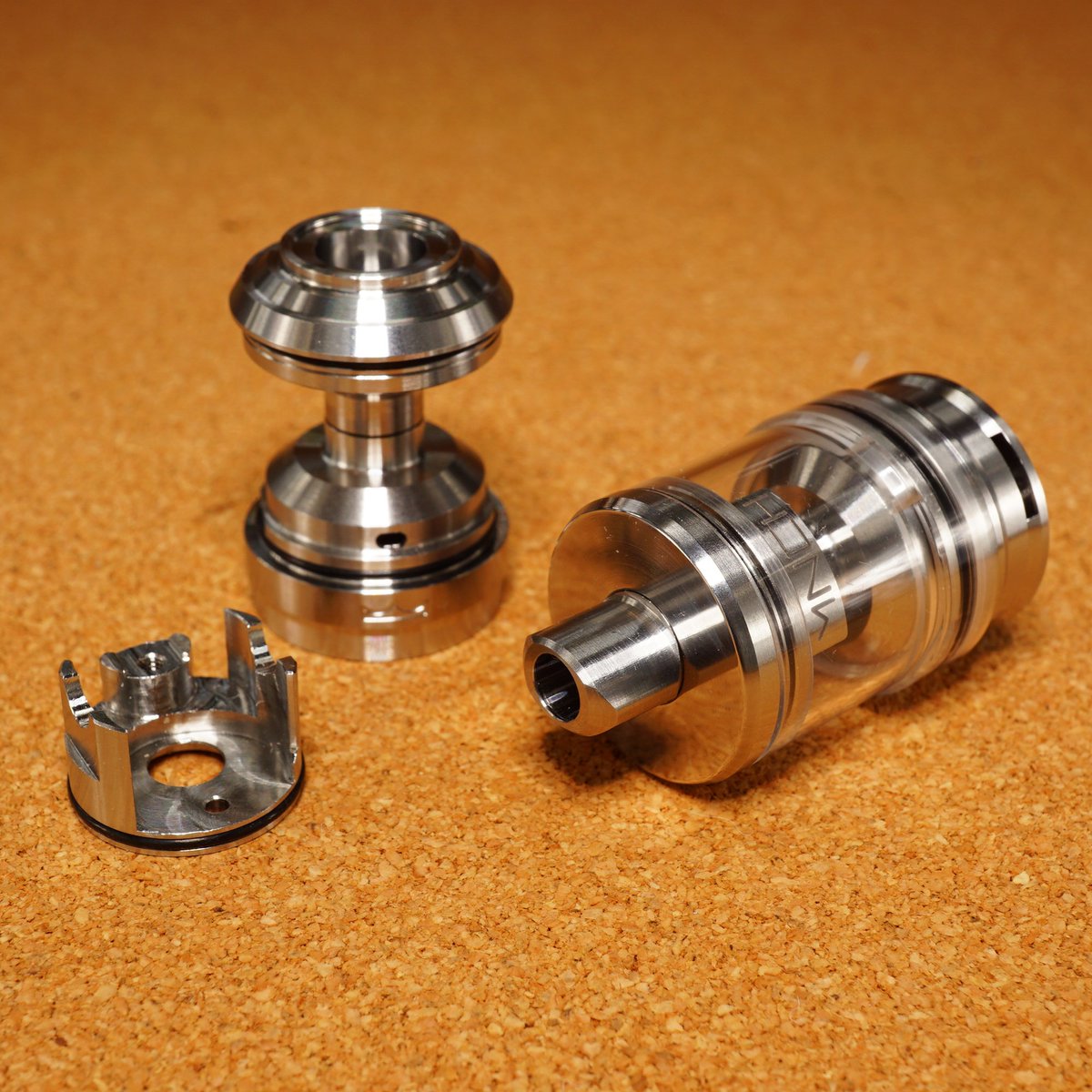 VAlphaline's tweet photo. お世話になっております。お取引いただいた「Monarchy Vapes|J3S V2 RTA + Hybrid Top cap & Tank kit set」は先程発送完了しました。到着まで今しばらくお待ちください。今後とも何卒よろしくお願い申し上げます。#MonarchyVapes #J3S #V2 #RTA #HybridTopCap #SS #Vape #vape好きな人と繋がりたい https://t.co/5qKyqQbjcJ