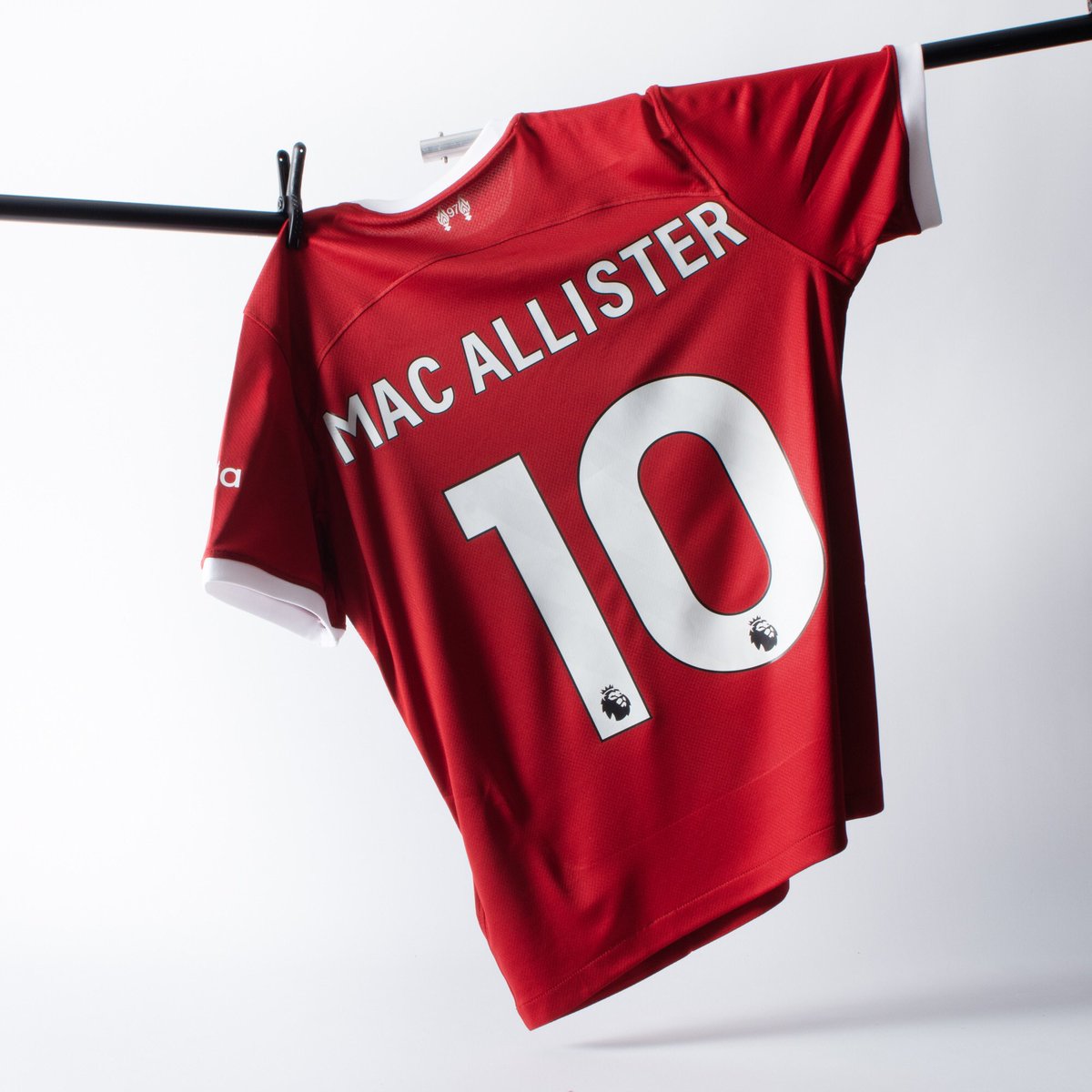 🚨GIVEAWAY 🚨 Since printing this Mac Allister Liverpool shirt we’ve been issued with a new, smaller name block so this Medium shirt sample is up for grabs. Retweet and could be yours. Simple. *We’ll pick a winner when we’re back in the office on Monday 👍