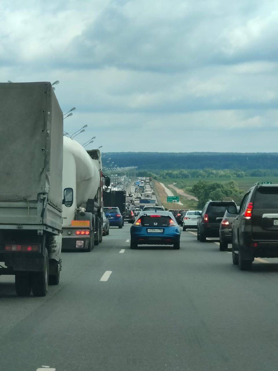 Закрыли мост через оку