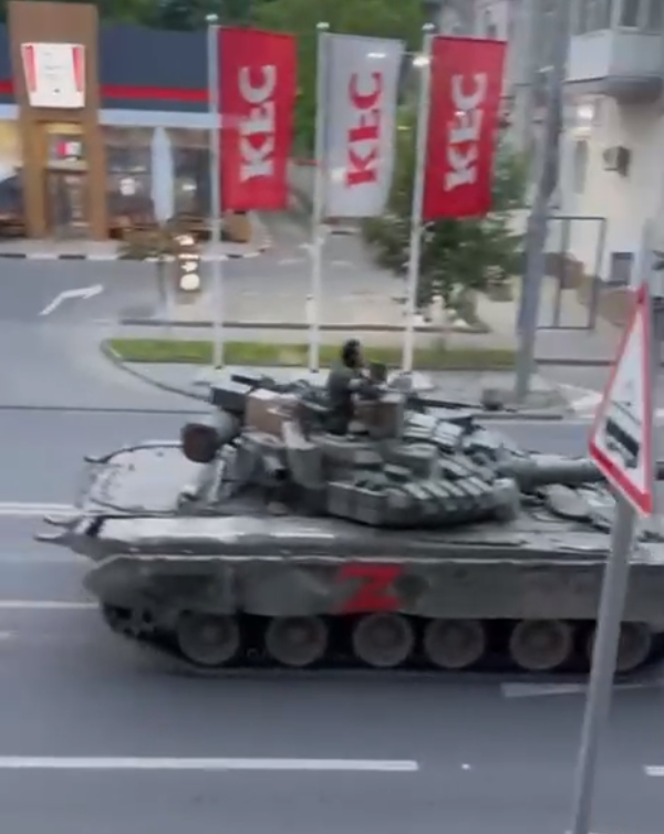 jkwrldwd's tweet image. life imitates art