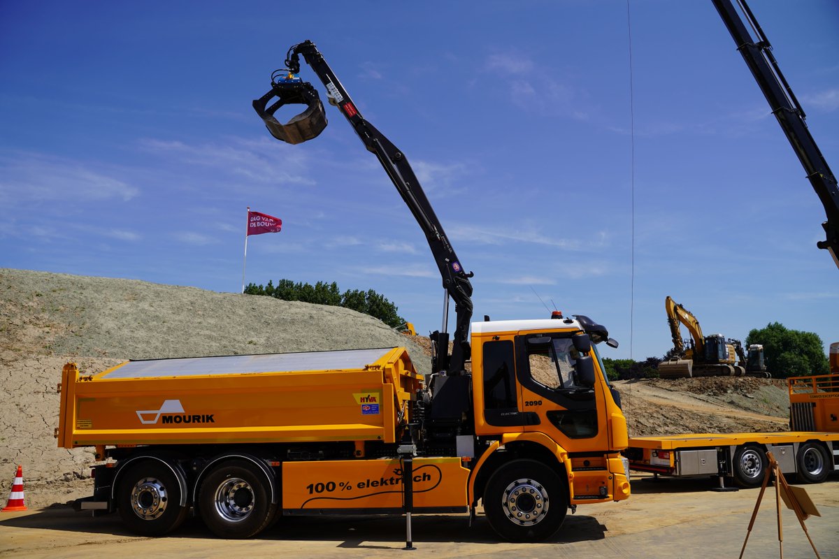 🟩 Vorige week zaterdag was het de Dag van de Bouw. Het dijkversterkingsproject Salmsteke is in grote getale bezocht om samen met ons de magie van de bouw te ontdekken.

#Infra #DagVanDeBouw #Morgen