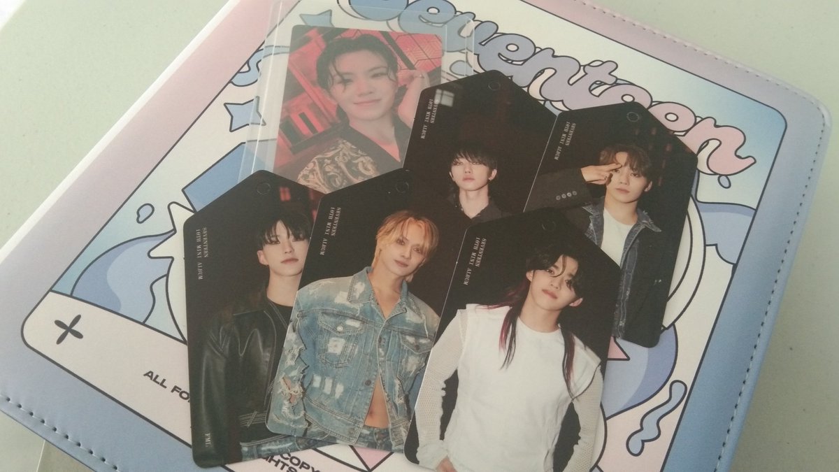KeytGabriyel's tweet photo. [💌 #katkatmails | from @samsamshimi]

Late feedback >< pero I received FML Deluxe Woozi and the bookmarks na po! May konting pasilip pala ng abs si Jun hahahahsksks thank you so much po! ❤

#shimishop ς(>‿<.) https://t.co/s0Dxcfw3aS