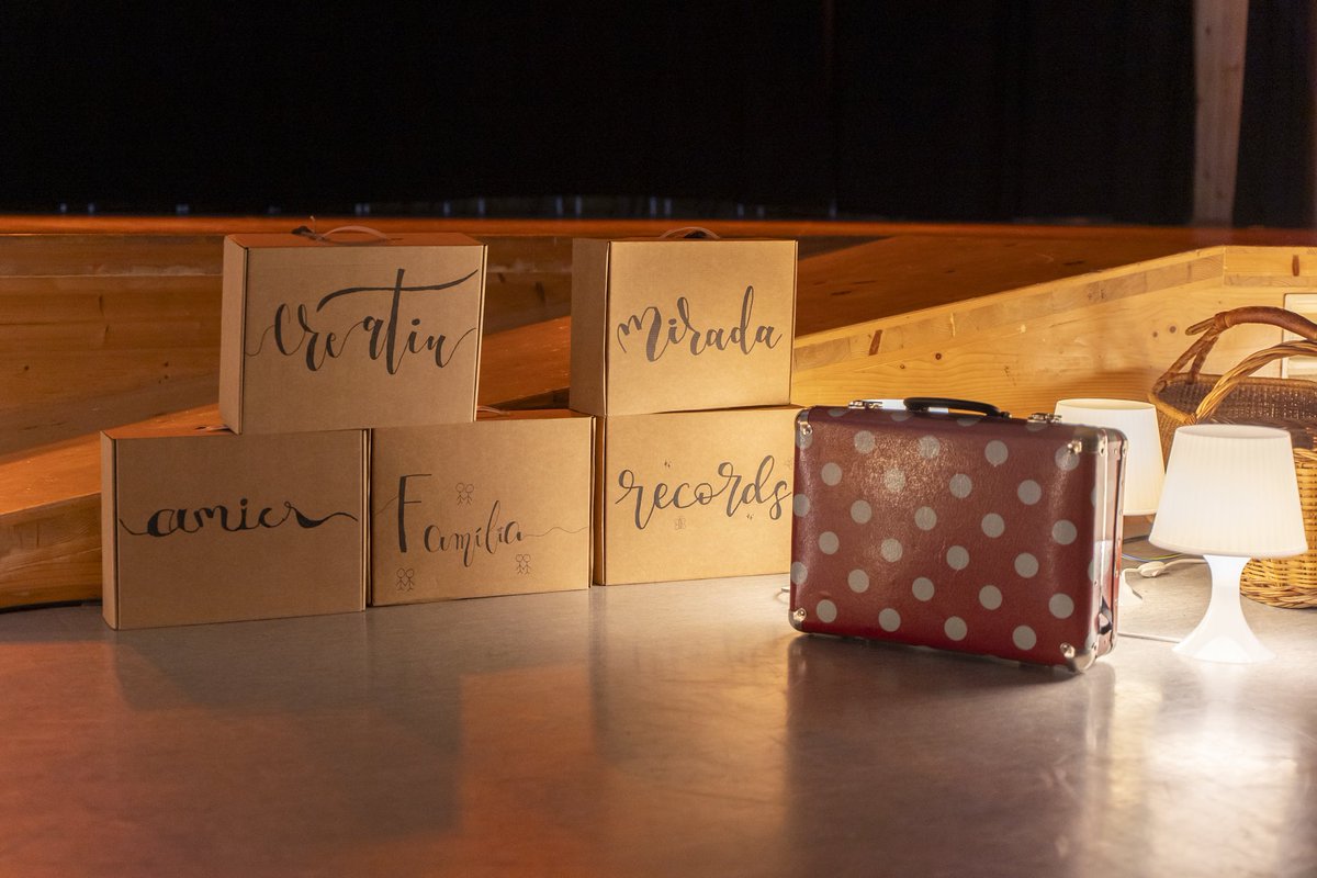 I això és precisament el que Paraules al final d’un camí representa. Tot ha estat fruit del diàleg, de la recerca, de la indagació, de l’experimentació per part de tots els nenes i nenes. <a href="/escolacamins/">Escola Camins</a> #llenguatgescontemporanis <a href="/marin_realp/">Núria Marín Realp</a>