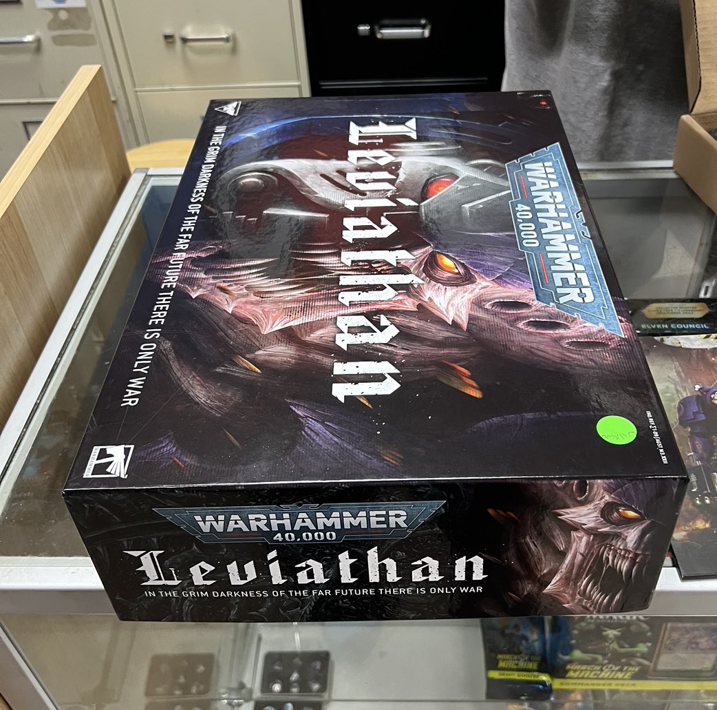 raven1066's tweet photo. Happy #Leviathan day!! Got my box in!! Basically a midnight release! Looks AMAZING!! 🦾 Can’t WAIT to paint them up as #AuroraChapter and then paint up the Combat Patrol box as #TomeKeepers. #WarhammerCommunity #New40k https://t.co/a0Xj2ijMGX